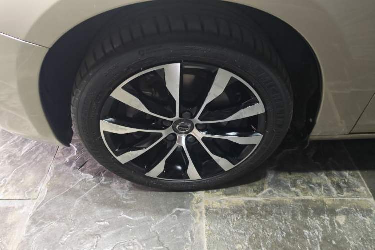 Used Volvo S60 2019 S60L T3 Intelligent Upgrade Edition Left Front Wheel Hub