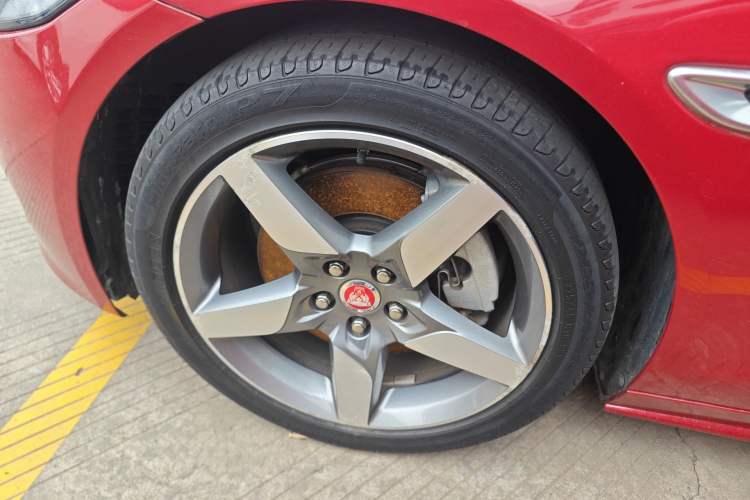 Used Jaguar XE 2015 2.0T 200 PS R-Sport