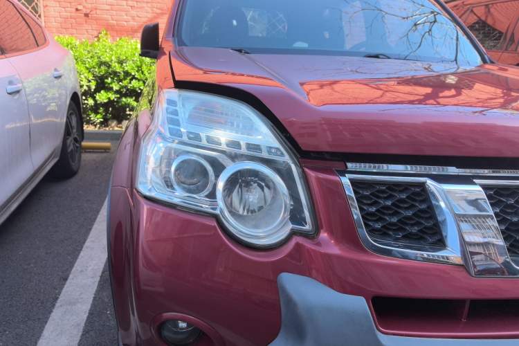 Used Nissan X-Trail 2012 2.5L CVT Luxury Edition 4WD Right Front Headlight