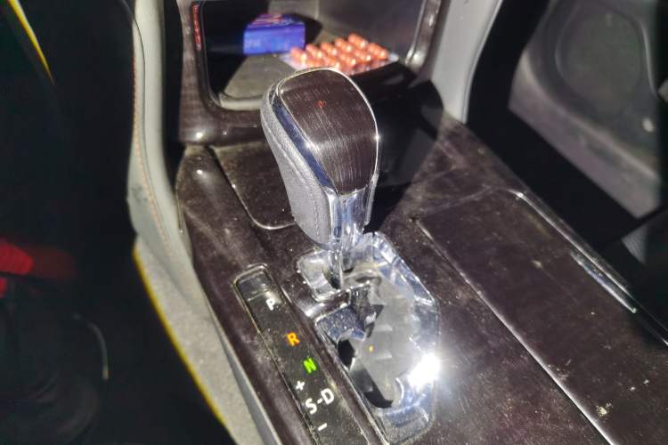 Used Toyota Crown 2015 2.0T Fashion Edition