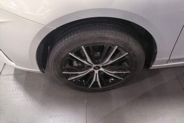 Used Roewe Ei5 2021 500 Admiration Edition Exterior 4