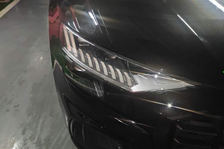 Used Audi Q8 2022 55 TFSI Prestige Dynamic Edition Right Front Headlight