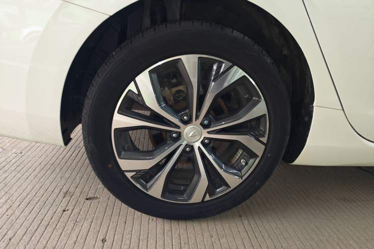 Used CHANGAN Eado 2021 PLUS Blue Whale NE 1.4T GDI DCT Flagship Model Right Rear Wheel Hub