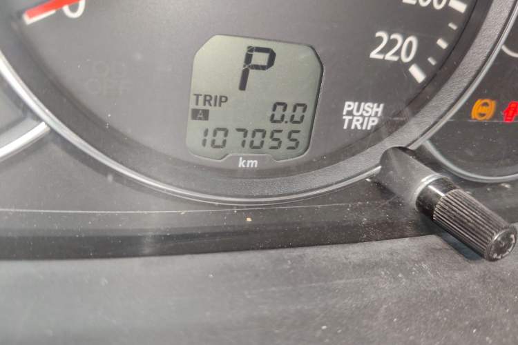 Used Mitsubishi Pajero Sport 2013 3.0L Automatic Two-Wheel Drive Luxury Edition Odometer Close Up