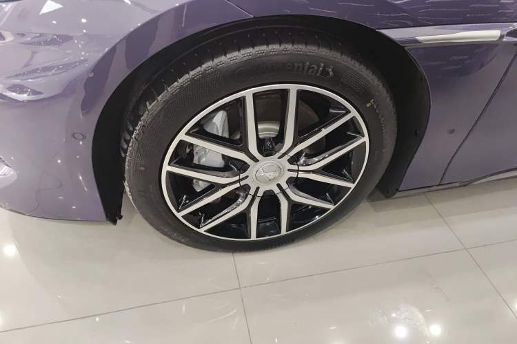 Used Denza Z9 2024 1100 km Four-Wheel Drive Max Version
