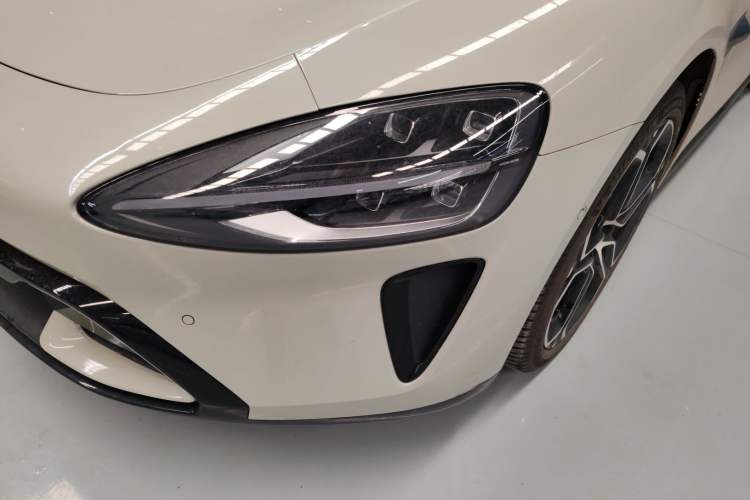 Used Xiaomi Auto SU7 2024 Rear-Drive Long-Range Intelligent Driving Version Left Front Headlight