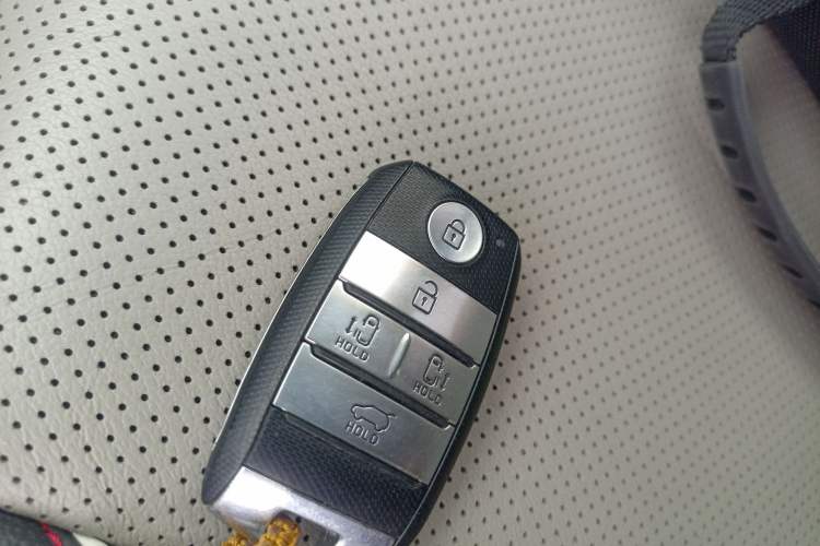 Used Kia Carnival 2015 2.2T Luxury Edition China IV Vehicle Key