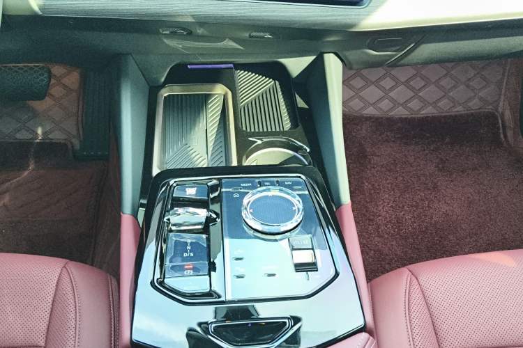 Used BMW 5 Series 2025 530Li Luxury Edition M Sport Package
