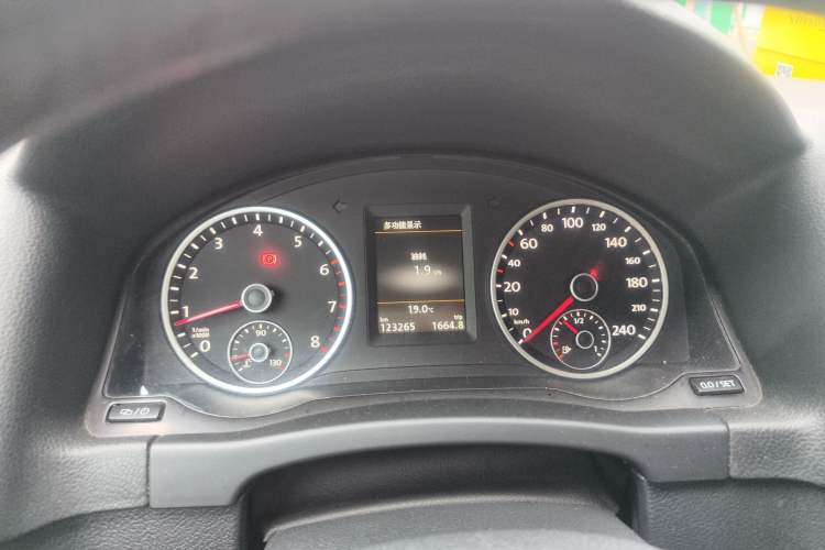 Used Volkswagen Tiguan 2015 2.0 TSI Automatic All-Wheel Drive Flagship Edition
