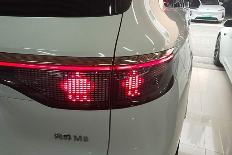 Used Hima AITO M8 2025 Extended-Range Ultra Version 53.4 kWh 6-Seater Edition Exterior 3