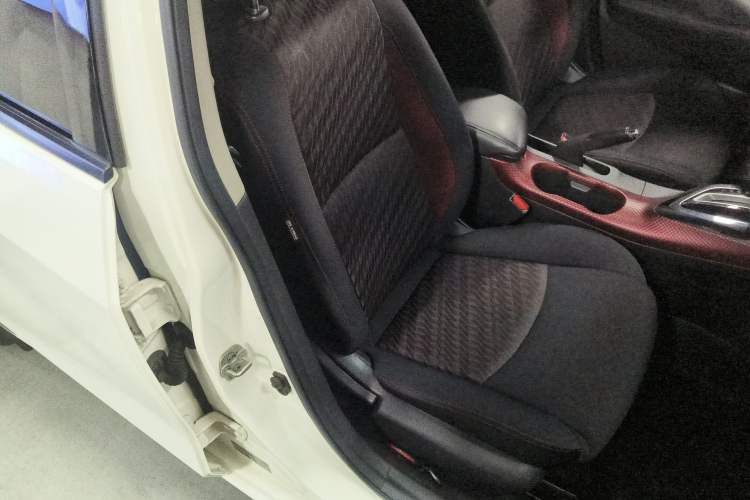 Used Nissan Lannia 2016 1.6L CVT Smart Cool Edition Right Front Seat