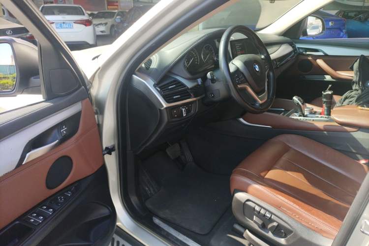 Used BMW X6 2015 xDrive35i Leading Model