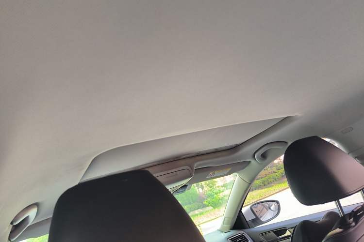 Used Volkswagen Sagitar 2017 230TSI Automatic Comfort Version
