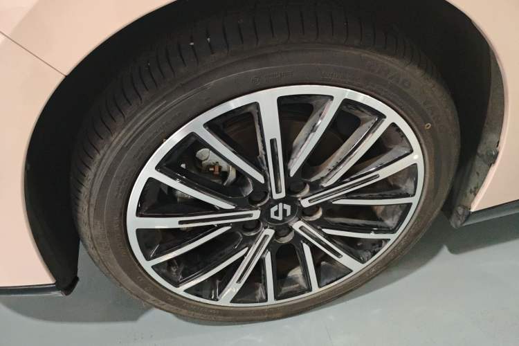 Used Leapmotor B01 2025 550 Enjoyment Edition Left Front Wheel Hub