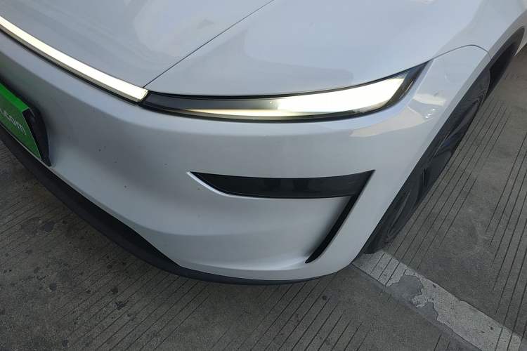 Used Tesla Model Y 2025 Rear-Wheel-Drive Version