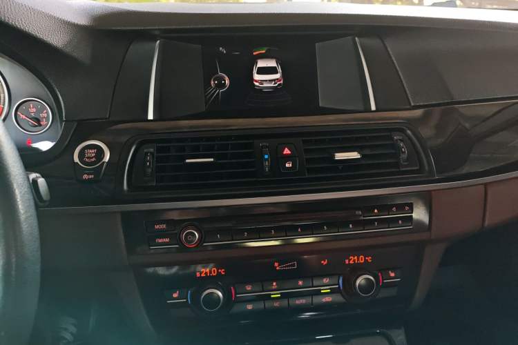 Used BMW 5 Series 2014 525Li Leading Model
