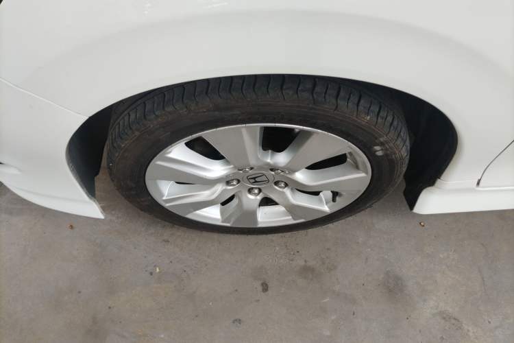 Used Honda Jade 2013 1.8L automatic Comfort version 5 seats