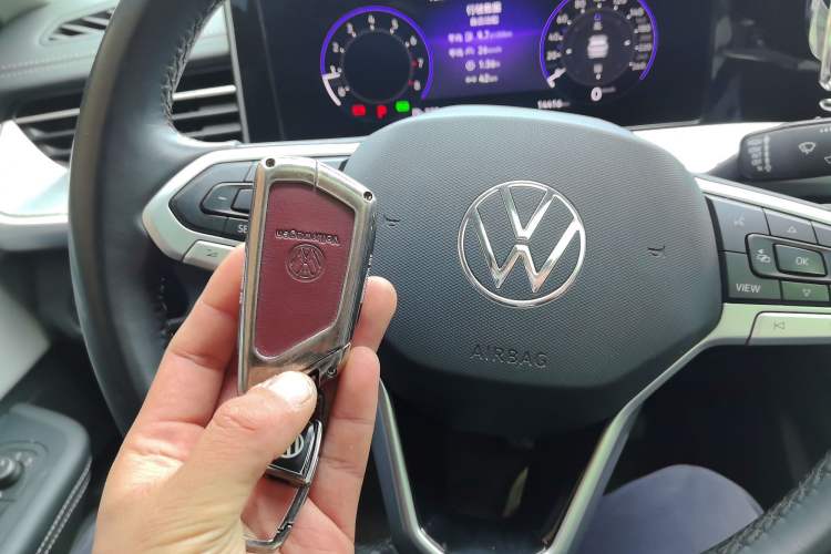 Used Volkswagen Tavendor 2024 330TSI Luxury Touring - All-Inclusive Edition Vehicle Key