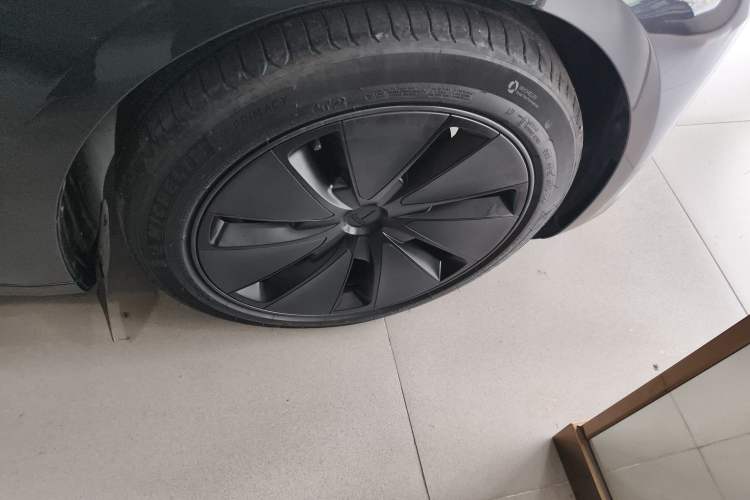 Used Tesla Model 3 2023 Long-Range All-Wheel-Drive Version