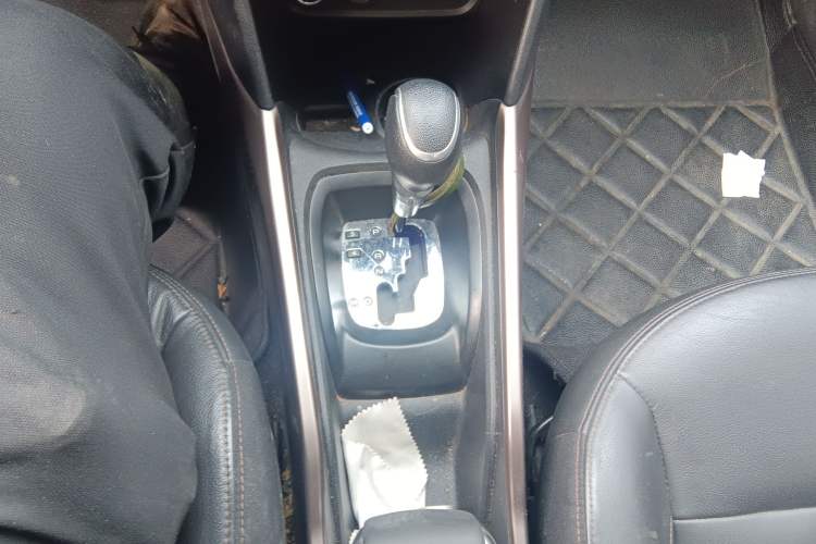 Used Peugeot 2008 2014 1.6L Automatic Navigation Edition Gear Lever