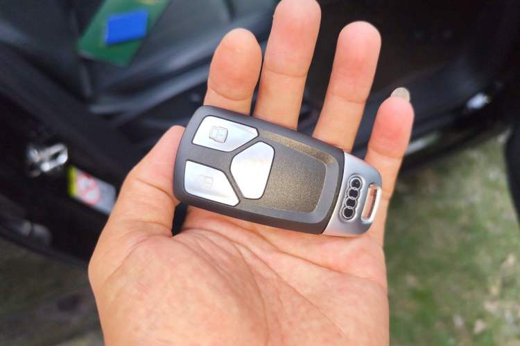 Used Audi Q5L 2020 Updated 40 TFSI Prestige Fashion Edition Vehicle Key