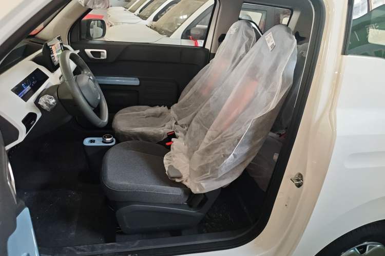 Used Geely Galaxy Panda 2024 Panda Mini 200km Endurance Bear Left Front Seat