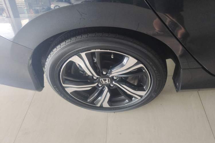 Used Honda Civic 2016 220TURBO CVT Prestige Edition Exterior 5