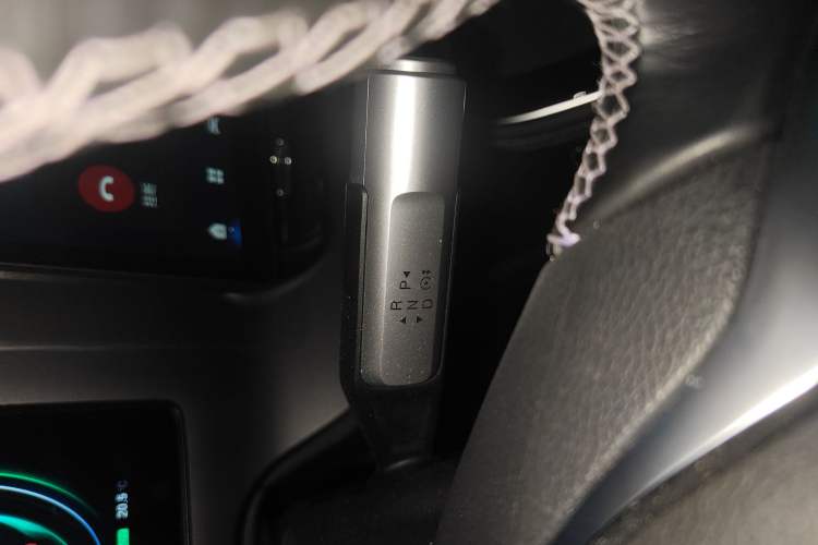 Used AION V 2023 Plus 70 Super Fast Charging Version Ternary Lithium Gear Lever