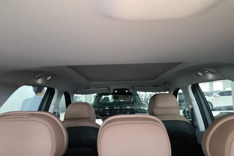Used Chery Tiggo 8 L 2024 2.0T Two-Wheel Drive Prestige Version 5 Seats