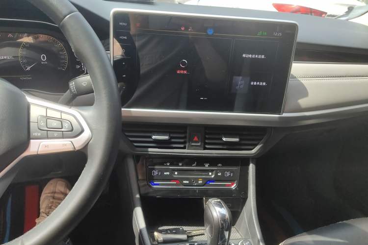 Used Volkswagen Bora 2023 300TSI DSG Prestige Edition Audio And AC Panel