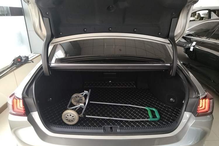 Used Lexus ES 2022 300h Excellence Edition