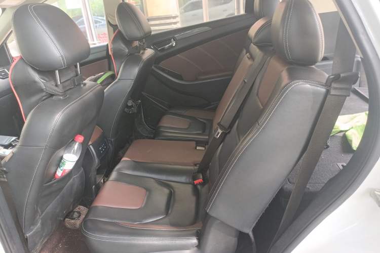 Used Dongfeng Fengon 580 2017 1.5T CVT Comfort Model Left Rear Seat