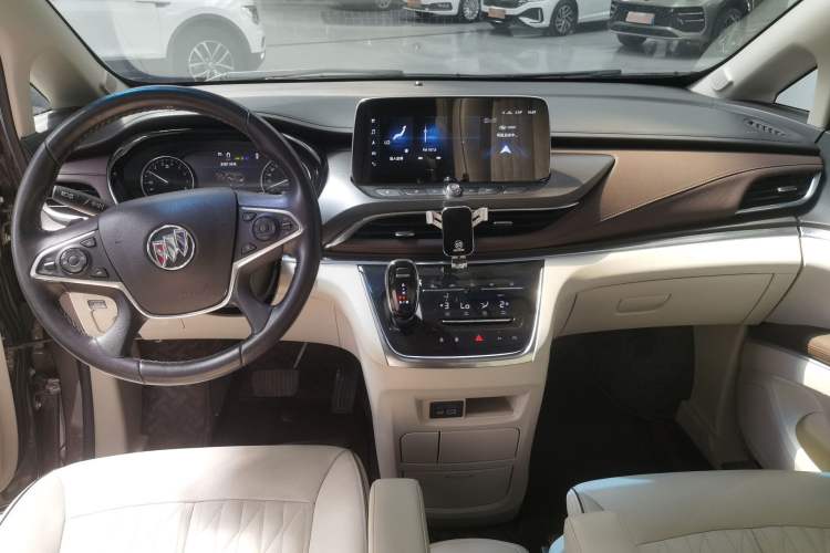 Used Buick GL8 2021 Land Cruiser Executive 652T Premium Model
