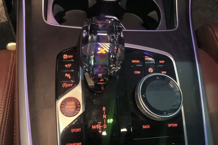 Used BMW X7 2019 xDrive40i Luxury Package with Leading Features