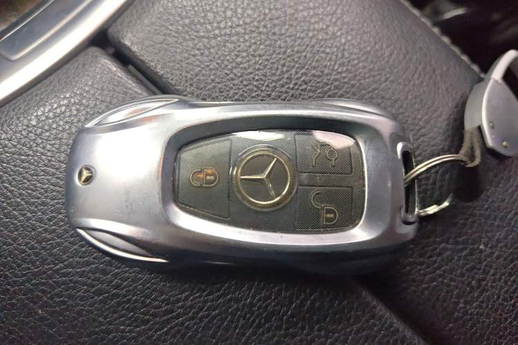Used Mercedes-Benz GLC 2016 GLC 260 4MATIC Luxury Model Vehicle Key