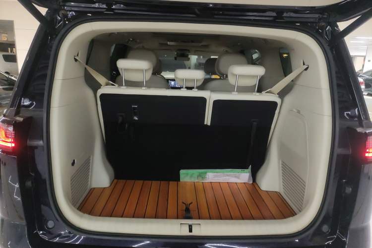 Used VOYAH Dream 2024 EV Long-Range Premium Edition