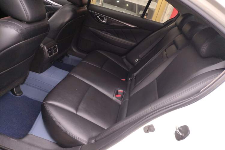 Used Infiniti Q50L 2018 2.0T Comfort Edition China VI Standard
