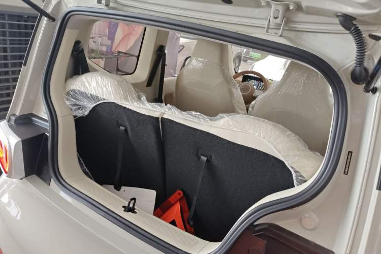 Used Wuling Hongguang MINIEV 2024 3rd Generation 215km Youth Edition Trunk