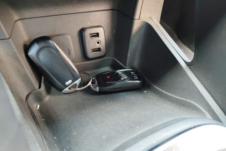 Used Buick VELITE 5 2017 Stylish Extended-Range Model