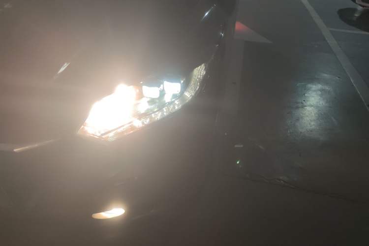 Used Honda Vezel 2015 1.8L CVT 2WD Luxury Model
