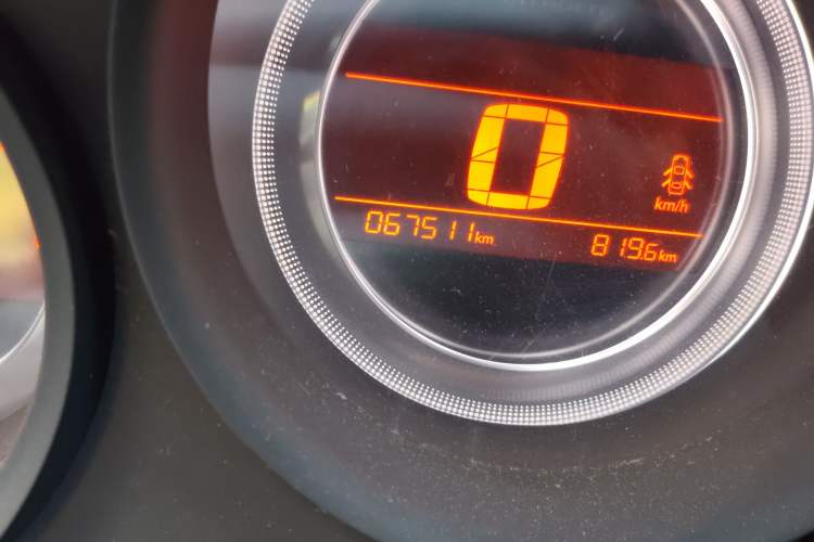 Used Citroen C4L 2015 1.2T Automatic Luxury Edition Odometer Close Up