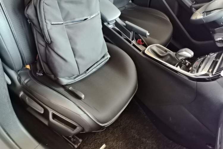 Used Peugeot 308 2016 1.6L Automatic Luxury Edition
