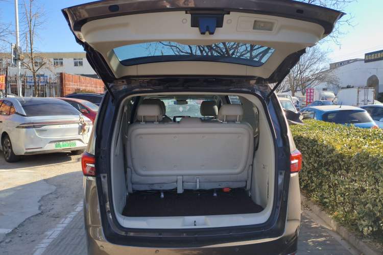 Used Buick GL8 2023 Land Executive Class Smart Enjoyment Model
