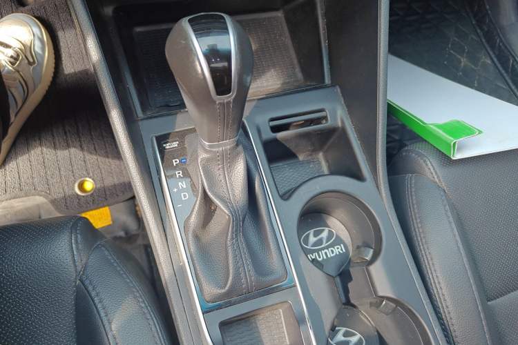 Used Hyundai Tucson 2015 1.6T Dual-Clutch Two-Wheel-Drive Smart Model Gear Lever