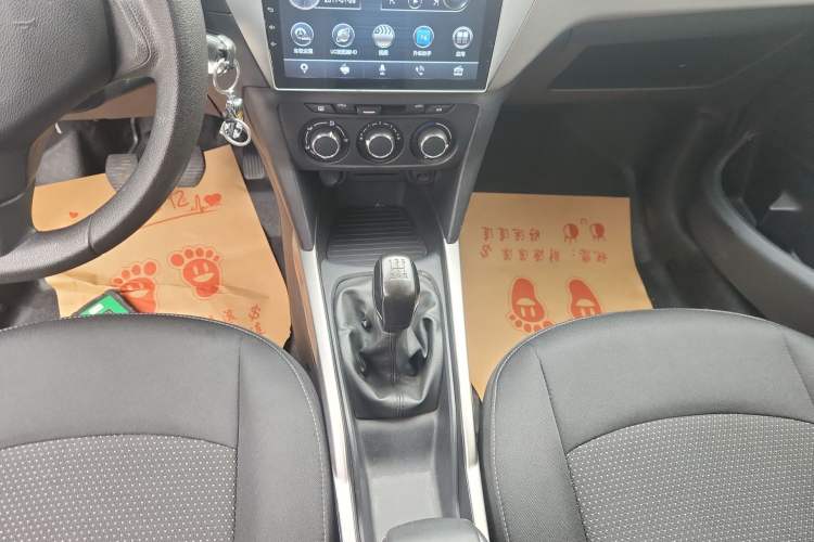 Used Peugeot 301 2018 1.6L Manual Comfort Edition Gear Lever