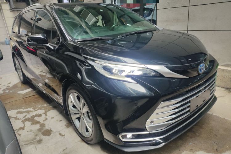 Used Toyota Sienna 2021 2.5L Hybrid Platinum Edition