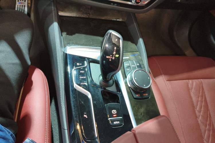 Used BMW 5 Series 2022 Second Facelift 525Li M Sport Package