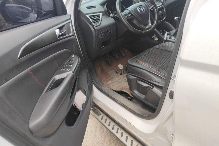 Used CHANGAN CS75 2014 2.0L Manual Luxury Version China V Standard
