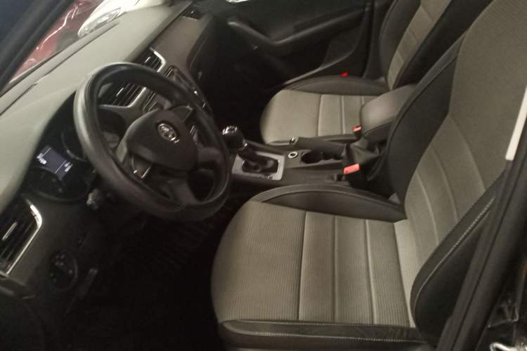 Used Skoda Octavia 2016 1.6L Automatic Chuanxing Edition Left Front Seat