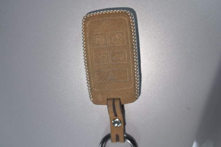 Used Jaguar XFL 2024 2.0T P250 Two-Wheel Drive Prestige Luxury Edition Vehicle Key